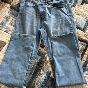 Women’s Levi’s Totally Shaping jeans